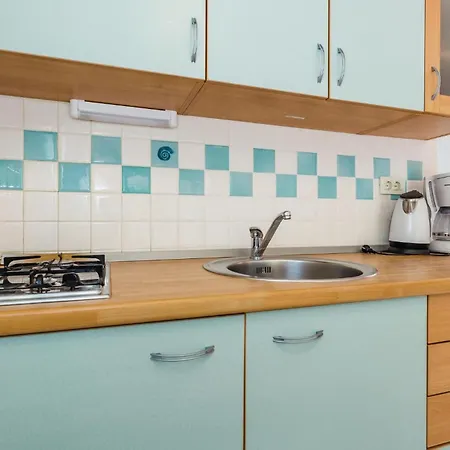 1 Bedroom Stunning In Apartman Mošćenička Draga