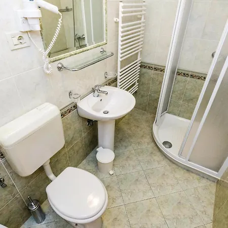 1 Bedroom Stunning In Mošćenička Draga