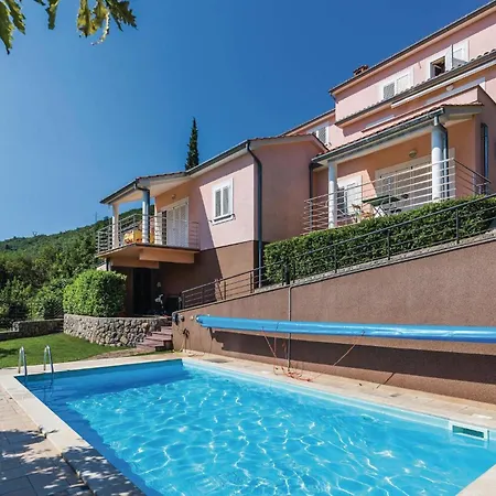 1 Bedroom Stunning In Apartman Mošćenička Draga