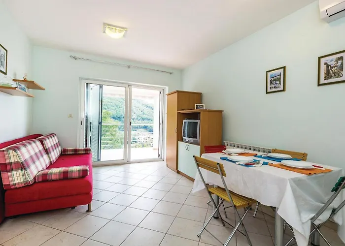 Apartment Stunning In Moscenicka Draga